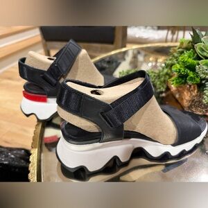 Sorel Kinetic Impact Sandals size 8.5